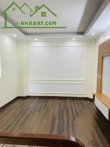 Bán nhà đường Ngọc Hồi 37m2 * 5T, ngõ nông, 500m Bến Xe Nước Ngầm 2,8 tỷ