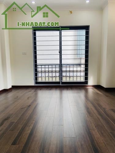 Bán nhà đường Ngọc Hồi 37m2 * 5T, ngõ nông, 500m Bến Xe Nước Ngầm 2,8 tỷ