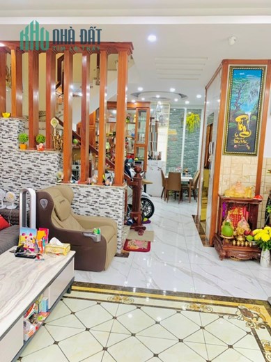 Xuất cảnh bán gấp căn nhà cao cấp hẻm Lê Đại Hành, P.11, Quận 11