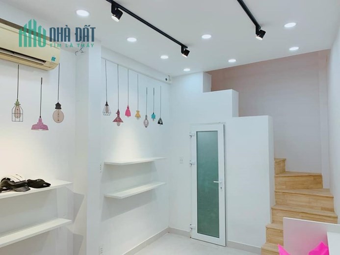 Nhà đẹp Q3, Hẻm ba gác thông, nhà mới vào ở ngay chỉ 3.5 tỷ