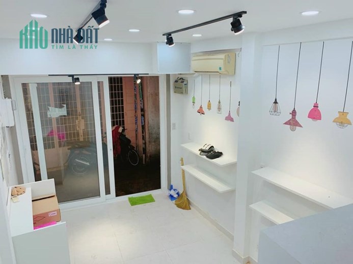 Nhà đẹp Q3, Hẻm ba gác thông, nhà mới vào ở ngay chỉ 3.5 tỷ