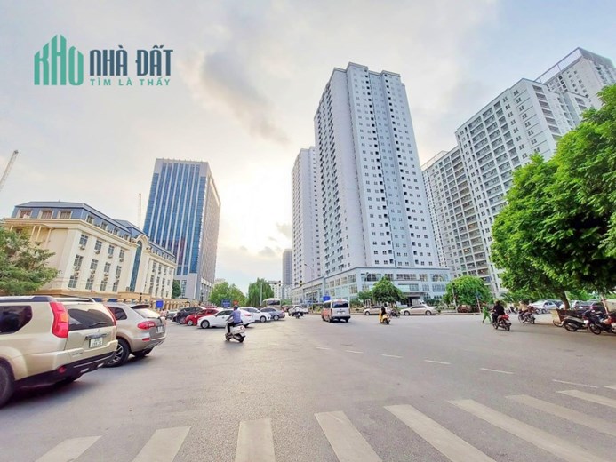Bán đất lô góc 3 thoáng 400m2 mt8m mặt phố Trung Kính đôi giá 185.9 tỷ