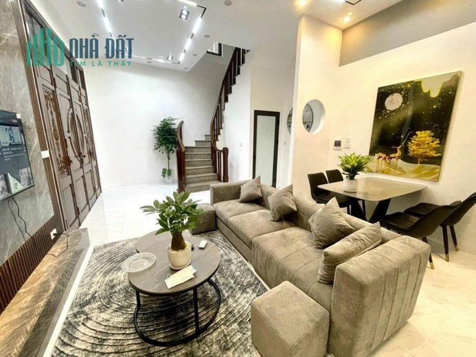 Nguyễn Khang CG - 50m mặt phố - 40m3 4 tầng xây mới tặng full nội thất 5.4 tỷ