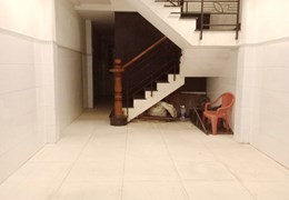 Cho thuê NNC 4 Tầng MT trong chợ Rạch Ông. Giá 15 triệu