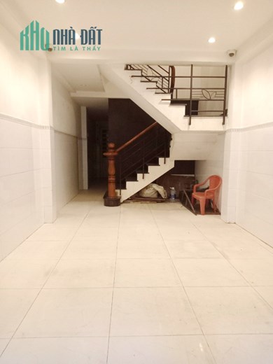 Cho thuê NNC 4 Tầng MT trong chợ Rạch Ông. Giá 15 triệu
