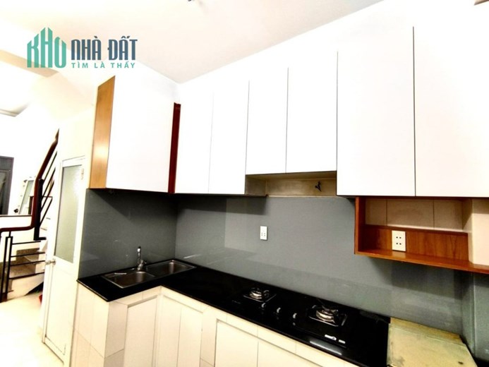 Bán nhà HXH Nguyễn Đình Chính, 33m2, 4 tầng, 4PN, tặng nội thất, nhỉnh 5 tỷ