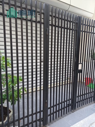 Bán nhà ngõ 302 Văn Cao, diện tích 48m 3 tầng, sân cổng riêng, GIÁ 2.75 tỉ