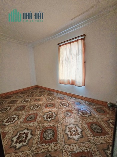 Bán nhà ngõ 302 phố Văn Cao 3 tầng có 3 ngủ, GIÁ rẻ chỉ 2.1 tỉ