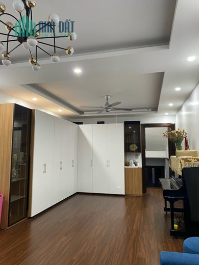 Nhà ô tô tránh phố Hoàng Như Tiếp, Bồ Đề, gần công viên, dân trí, 72m2x 6 tầng, 11 tỷ 3
