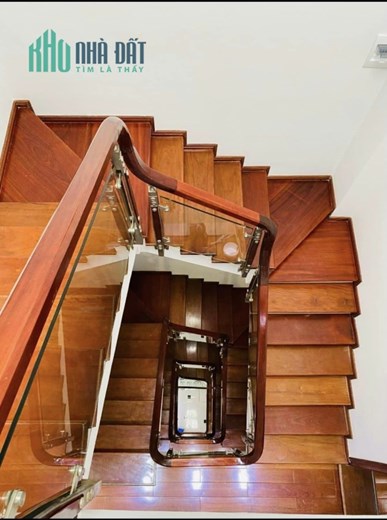 Bán nhà mặt phố Nhân Hoà, trung tâm quận Thanh Xuân. Diện tích 63m2 x 6 tầng, mặt tiền 4m. Nhà mới,