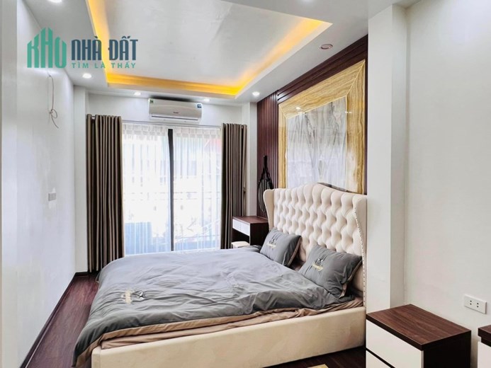 Bán nhà Lĩnh Nam, Hoàng Mai 36m2*5 Tầng giá 3.2 Tỷ