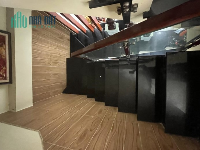 Nhà 2 tầng, hẻm 5m, 11 x 5.6, Nguyễn Sơn, Tân Phú, nhỉnh 4 tỷ