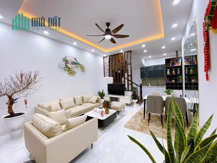 BÁN NHÀ TÔN ĐỨC THẮNG, Ô TÔ 10M, KINH DOANH, 46M2 4T MT4.6M, GIÁ 5.2 TỶ