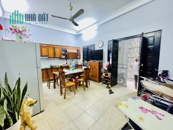 BÁN NHÀ ĐÔNG TÁC SỔ 36M 3.X TỶ 4 TẦNG Ở LUÔN NGÕ BA GÁC