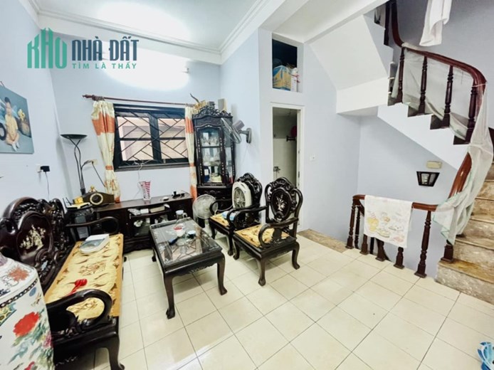 BÁN NHÀ ĐÔNG TÁC SỔ 36M 3.X TỶ 4 TẦNG Ở LUÔN NGÕ BA GÁC