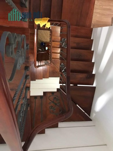 Bán ngôi nhà 59m2 phố Nghi Tàm, Tây Hồ Ô tô đỗ cửa 5 phòng ngủ Ô tô phi 10m 6.8 Tỷ