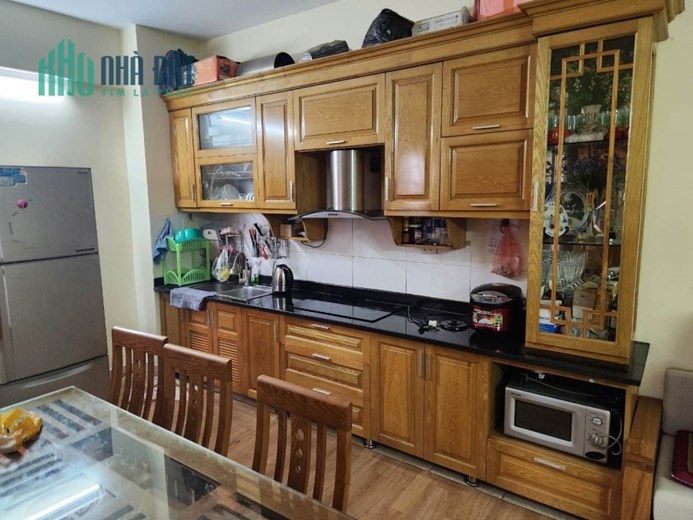 Bán căn nhà 55m2 phố Nghi Tàm, Tây Hồ Ô tô đỗ cửa 5 phòng ngủ 10m Ô tô tránh 6.9 Tỷ