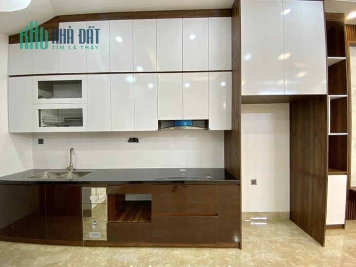 Bán căn nhà 57m2 phố Nghi Tàm, Tây Hồ Ô tô dừng đỗ 5 phòng 10m Ô tô tránh 6.5 Tỷ