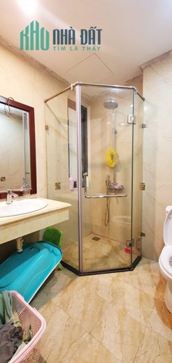 Bán căn nhà 57m2 phố Nghi Tàm, Tây Hồ Ô tô dừng đỗ 5 phòng 10m Ô tô tránh 6.5 Tỷ