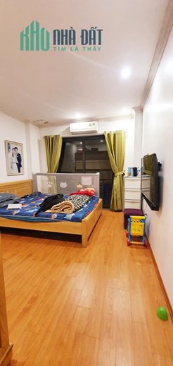 Bán nhà 59m2 phố Nghi Tàm, Tây Hồ Ô tô đỗ cửa 5 phòng 10m ngõ 2 Ô tô tránh 6.6 Tỷ