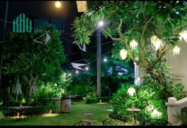 GIỮA QUẬN LONG BIÊN HIỆN LÊN LÂU ĐÀI NĂM SAO KIẾN TRÚC PHÁP TỤ TÀI KHÍ VƯỢNG