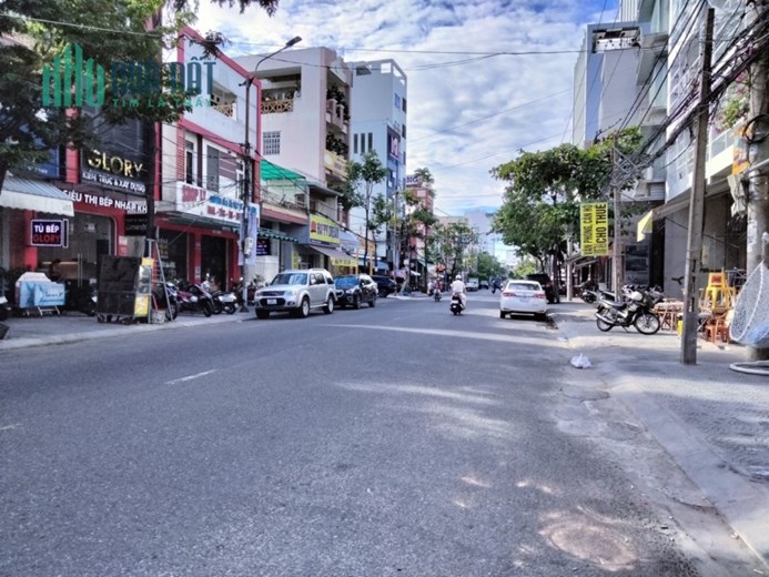 BÁN GẤP NHÀ NÚI THÀNH HẢI CHÂU C4 75M2 CHỈ 2,65 TỶ.
LH MR TRUNG 0905243177 (ZALO).