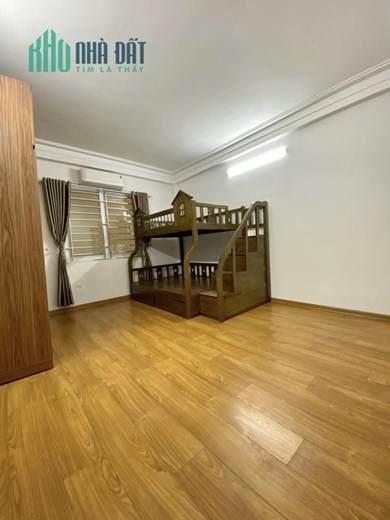Bán Nhà đẹp ở luôn Xuân Thủy 38m2 x 5T, ngõ Thông, ô tô gần, Thông sàn, kd 4,9 tỷ.
