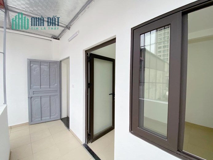 Bán nhà Ngọc Khánh đẹp lung linh, Dt 25m x 5t, mt 4.3m, nhỉnh 3 tỷ.