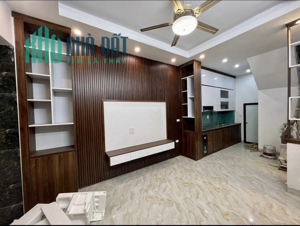 Nhà phố BỒ ĐỀ, 5 tầng mới Koong, đẹp long lanh, ô tô đỗ cổng DT 34m2, MT 3.6m, nhỉnh 3 tỷ