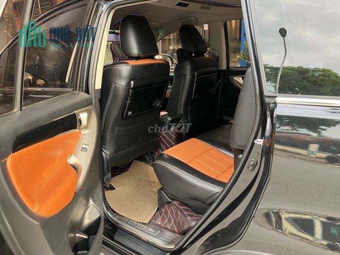 INNOVA VENTURER   ĐK 2018, không kinh doanh dịch vụ