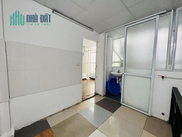 ĐỘI CẤN GẦN LĂNG BÁC - Nhà 3 tầng Ở LUÔN 28m2 MT5m nhỉnh 2 tỷ - NGÕ NÔNG