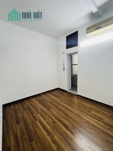 ĐỘI CẤN GẦN LĂNG BÁC - Nhà 3 tầng Ở LUÔN 28m2 MT5m nhỉnh 2 tỷ - NGÕ NÔNG