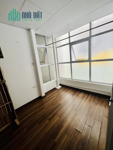 ĐỘI CẤN GẦN LĂNG BÁC - Nhà 3 tầng Ở LUÔN 28m2 MT5m nhỉnh 2 tỷ - NGÕ NÔNG