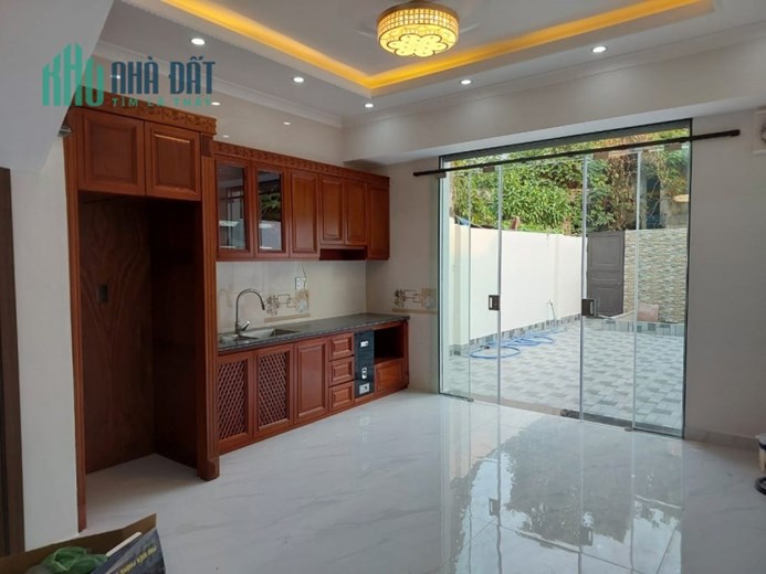 Nhà độc lập 4 tầng MỚI XÂY Vạn Mỹ - Ngô Quyền DTMB 130m2 Ô Tô vào nhà.