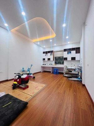 Bán nhà phố 58 Thanh Bình quận Hà Đông. Ô tô dừng đỗ ngày đêm, ngay cạnh hồ Mỗ Lao.