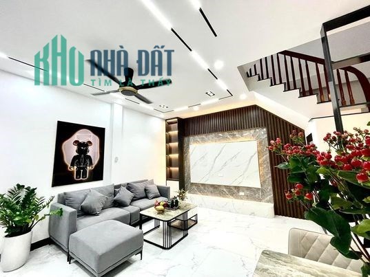 Bán nhà Bà Triệu Quận Hà Đông. Nhà đẹp , ô tô tránh cách đúng 10m.