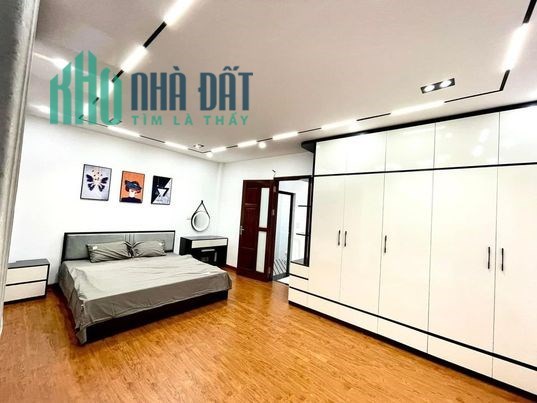 Bán nhà Bà Triệu Quận Hà Đông. Nhà đẹp , ô tô tránh cách đúng 10m.
