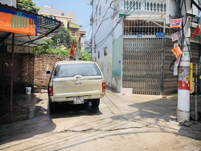 Nhà 4 tầng, 3 ngủ tại Lĩnh Nam, Dt 32m, giá hơn 2 tỷ.