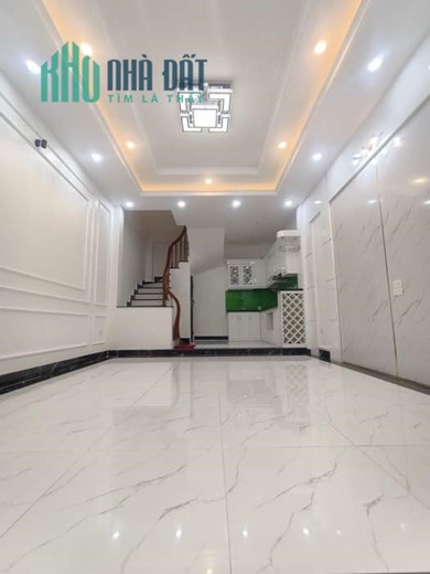 bán nhà Ngõ 69B Hoàng Văn Thái 34m x 5 tầng, mt: 4.3m, ô tô vào nhà