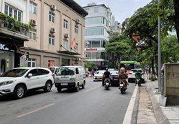 BA ĐÌNH Mặt phố Cửa Bắc  giá 24 tỷ, 40mx5T, Kinh doanh đông đúc