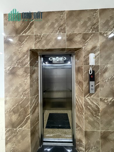 Sát Mặt Tiền Phan Đăng Lưu P7 Q.PN 5 Tấm Có Thang Máy Full nội thất
