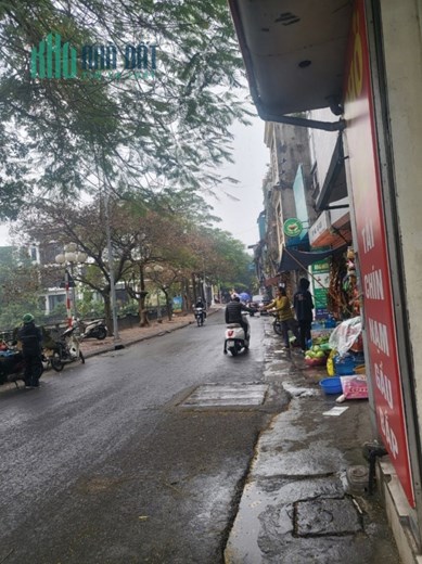 ĐẤT BỒ ĐỀ - MẶT PHỐ - VIEW HỒ - KINH DOANH - MẶT TIỀN RỘNG - VỈA HÈ TRUNG TÂM NGÃ BA PHỐ.