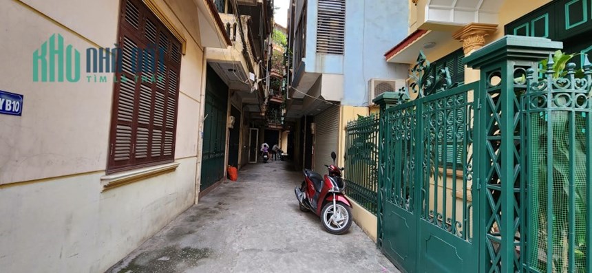 Cho thuê nhà nguyên căn Trần Cung 40m2, 4t, 4m, chỉ 9 triệu, ô tô, Bắc Từ Liêm.