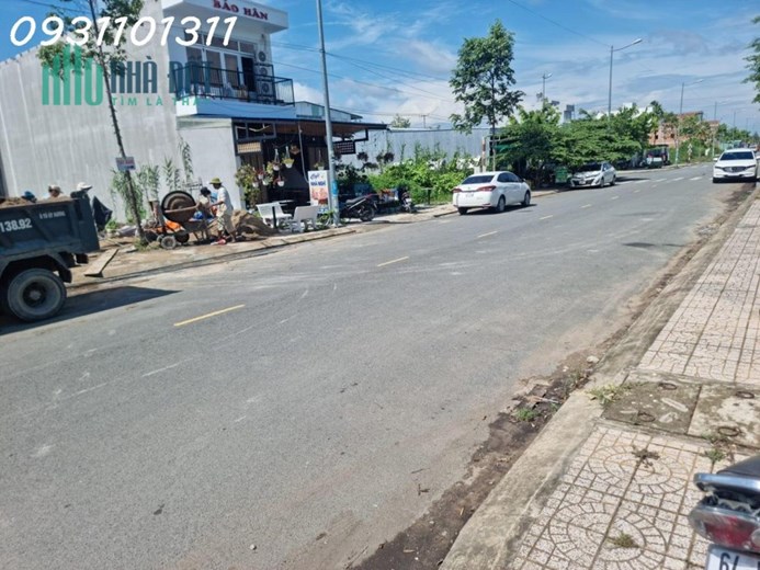 Bán nền mặt tiền đường Xuân Hồng , phường An Bình . DT 100m2 . Sổ hồng