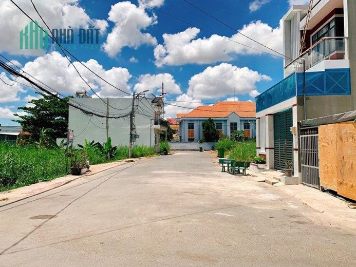 Bán lỗ 50% lô đất 243m2 thổ cư ngay Chợ, sát QL13. Giá 260TR bao sổ