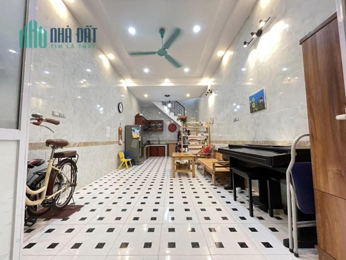 Bán nhà Xuân Thủy 31m2 – Chỉ 3,96 tỷ