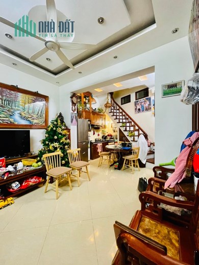 Nhà đẹp ở ngay - xung quanh toàn công chức - nhà phố Tôn Đức Thắng 3,53 tỷ - cách phố 60m