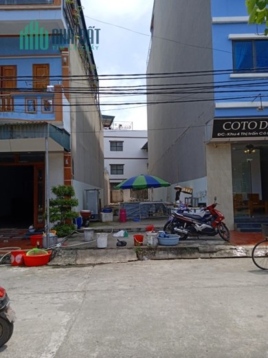 ĐẤT NỀN CÔ TÔ MẢNH ĐẤT NẰM GIỮA TRUNG TÂM FULL THỔ