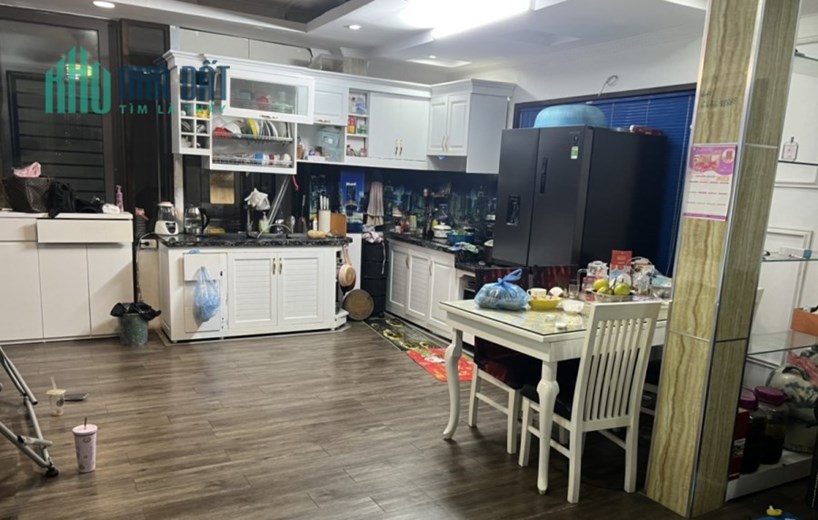 Bán gấp nhà Kim Giang sát KĐT Đại Kim-Hoàng Mai 75mx8T thang máy MT5m 12tỷ 0984283567.