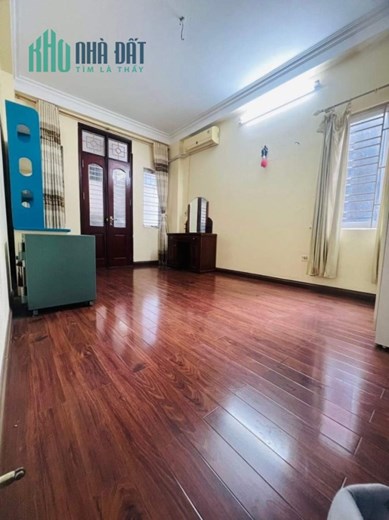 Bán gấp nhà Kim Giang sát KĐT Đại Kim-Hoàng Mai 75mx8T thang máy MT5m 12tỷ 0984283567.